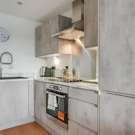 Lovely Riverside 2 Bed Apartment Leeds  Exterior photo