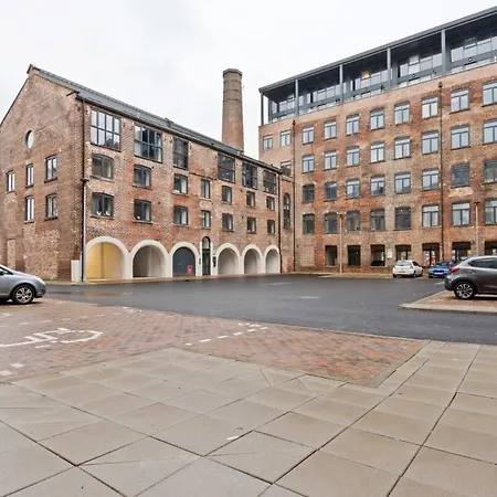 Lovely Riverside 2 Bed Apartment Leeds  Exterior photo