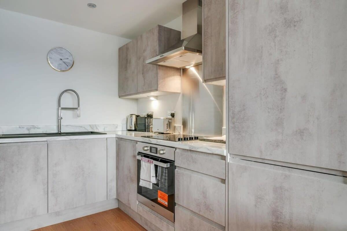 Lovely Riverside 2 Bed Апартаменты Лидс